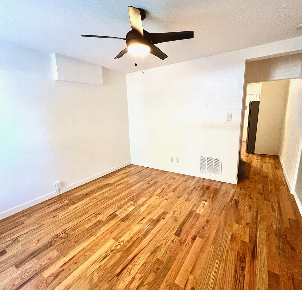 2 bed, 700 sqft, $1,849 — Photo 3