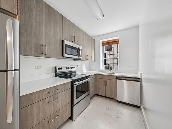4th image of 930 Ogden Ave APT 11