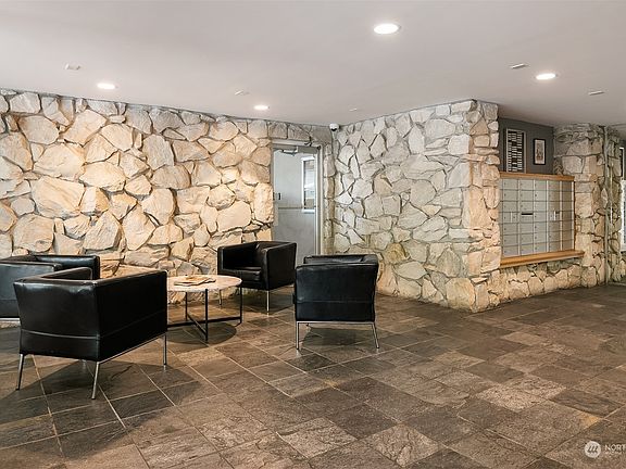 4th image of 1740 Melrose Avenue #305