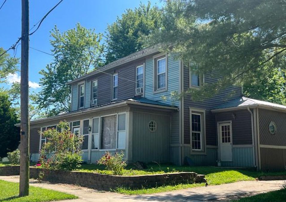 1st image of 814 N Washington St