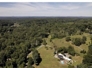 572 Cross River Rd, Katonah, NY 10536