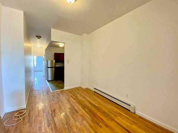 3rd image of 206 Irving Ave #3R