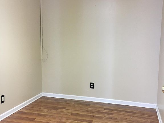 5th image of 1431 S College St