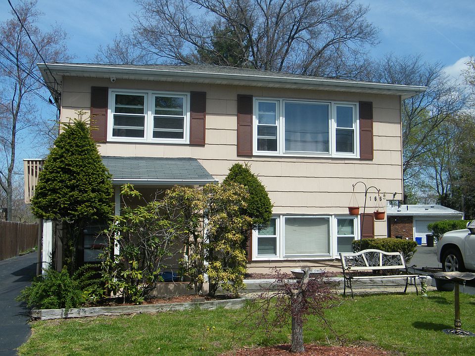 1st image of 166 E Railroad Ave