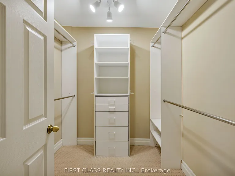 80 Douglas Dr — Photo 10