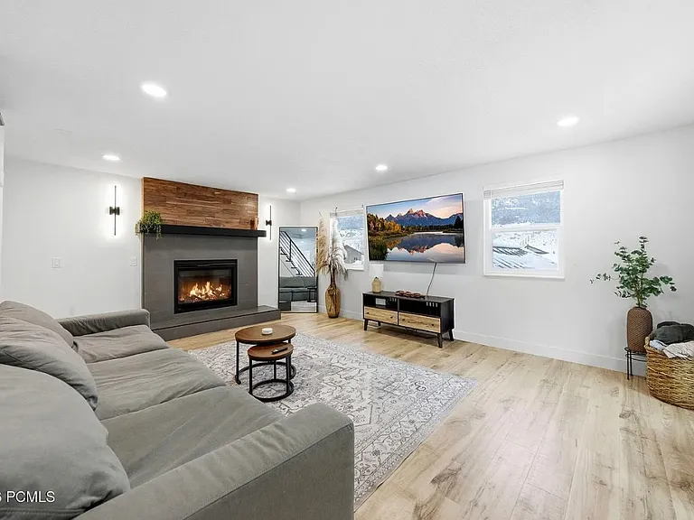200 Aspen Dr — Photo 9