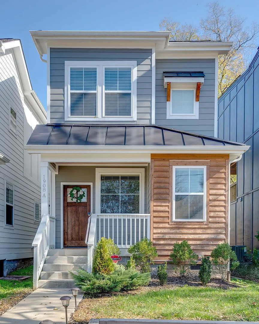 Coming Soon! Great home with many extras-designated parking in front — Photo 2