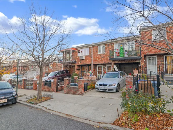 20-39 49th Street, Astoria, NY 11105