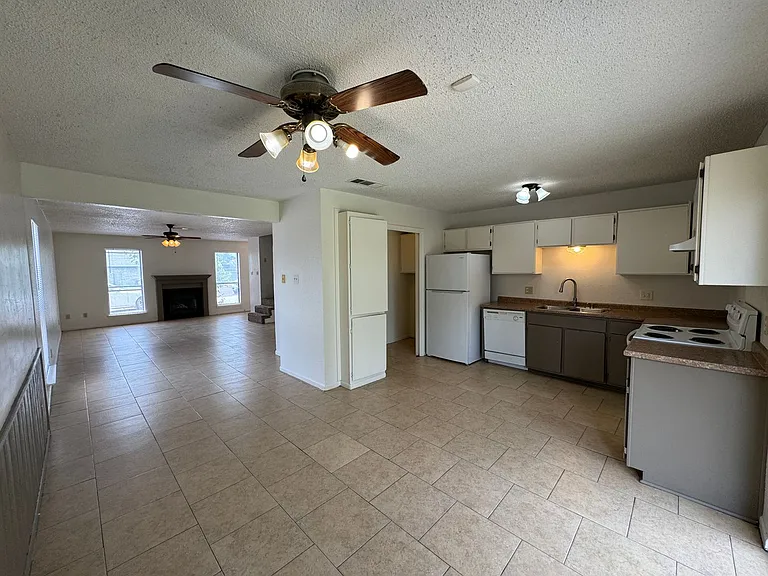 2515 Bermuda Dr — Photo 10
