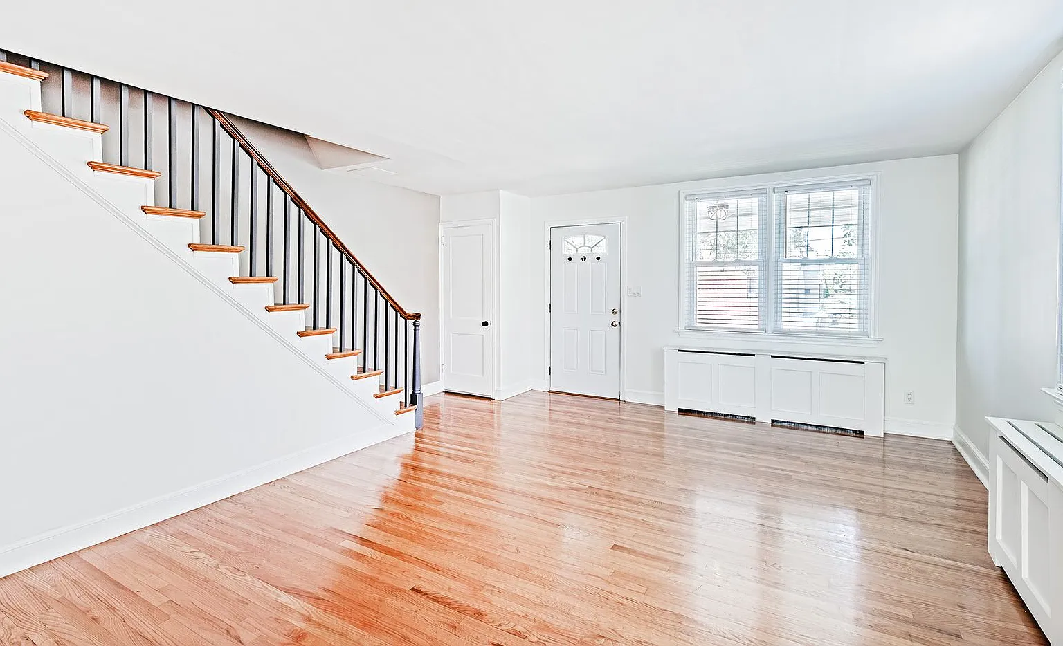 3 bedroom, 2 bath, updated home near St. Elizabeth's — Photo 3