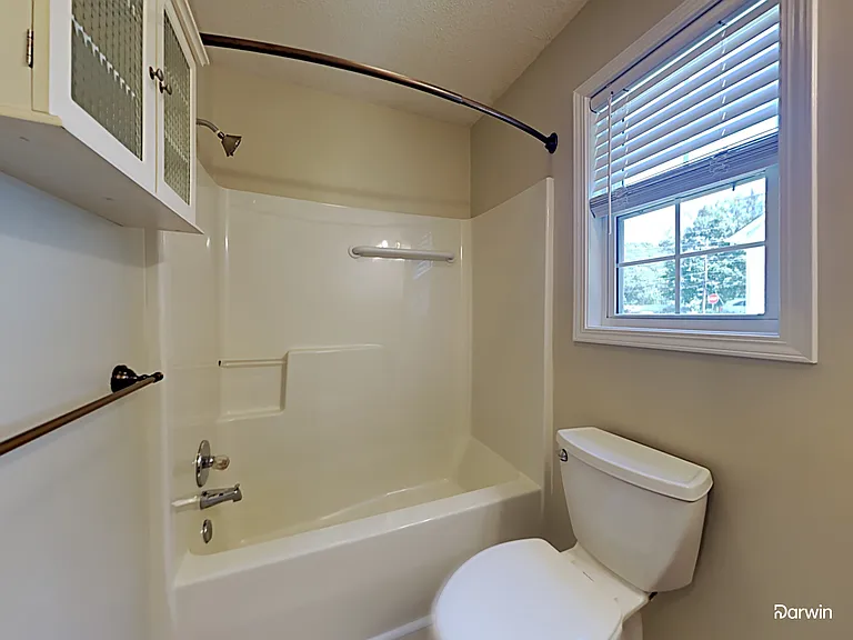 103 Lafayette Rd — Photo 11