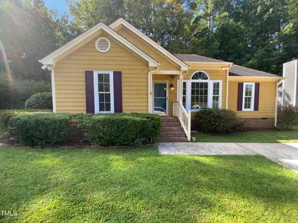 201 W Wyatts Pond Ln, Cary, NC 27513