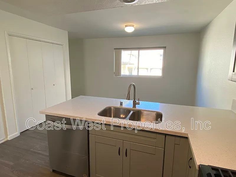 2 bed, 1.5 bath, 1180 sqft, $2,650 — Photo 4
