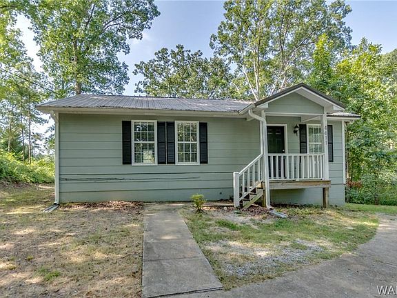 3rd image of 4411 Oak Hill Dr