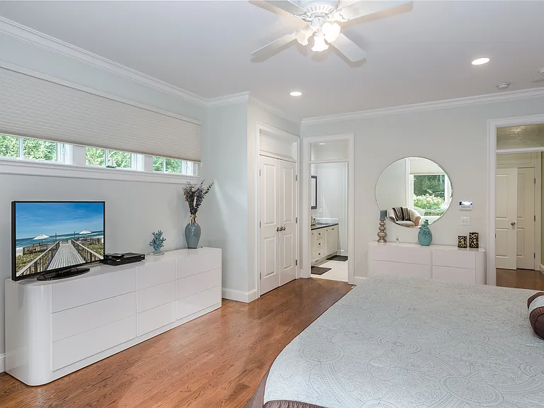 91 Beach Rd — Photo 15