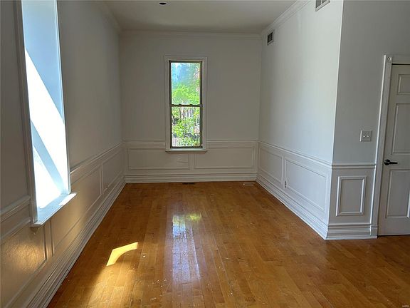 4th image of 2721 Salena St