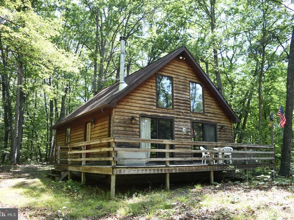 144 Rustic Ln, Great Cacapon, WV 25422