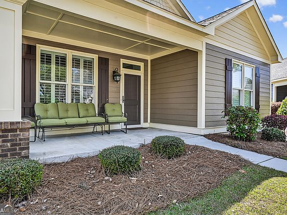 4th image of 1617 Red Oak Ln