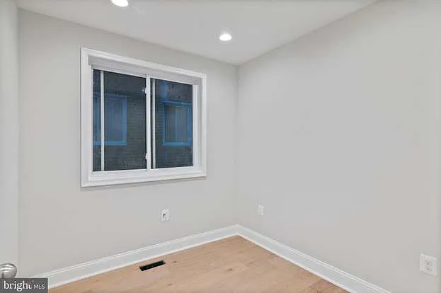 5032 13th St NE — Photo 33