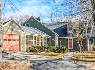 2 Lakeview Ave, Granby, MA 01033
