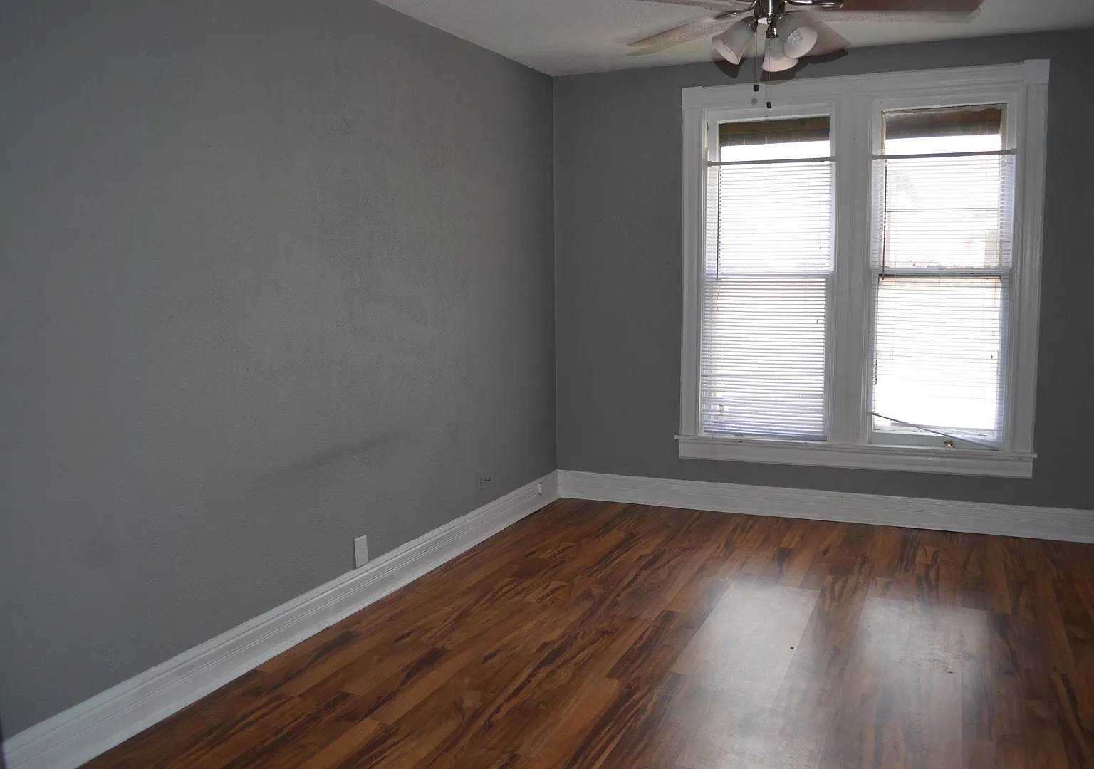 Downtown...Ground Floor — Photo 4