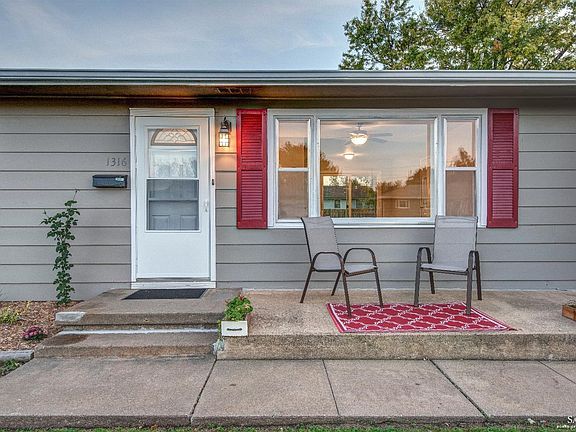 2nd image of 1316 Indian Rock Ln