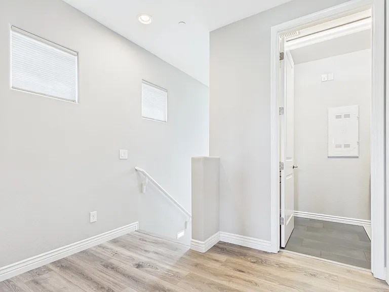 7001 E Portland St — Photo 28