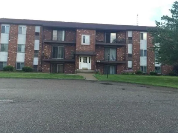 5980 Margie Cir SW APT 201, Navarre, OH 44662