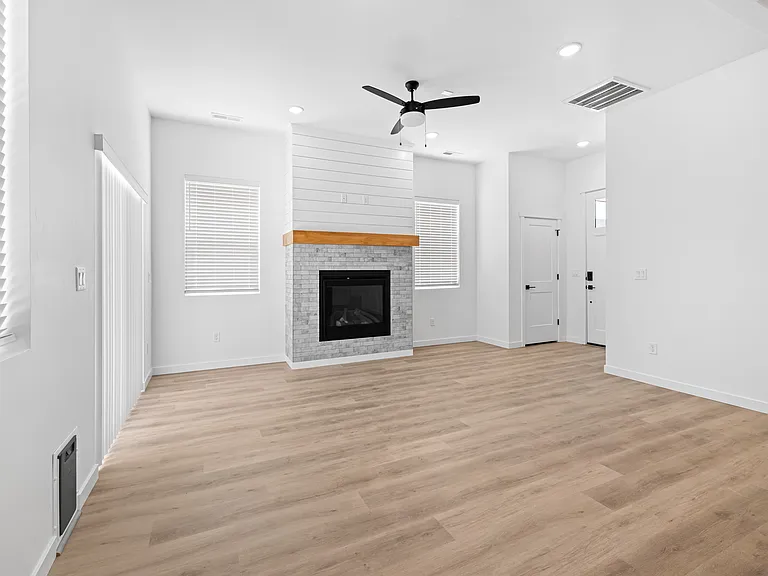 4203 Saylor Ln #63 — Photo 5