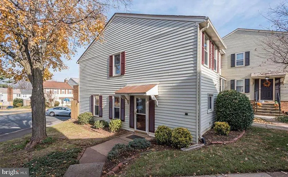 2 bed, 884 sqft, $2,250 — Photo 3