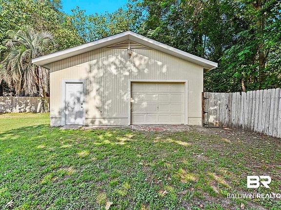 4th image of 4366 Barden Ave