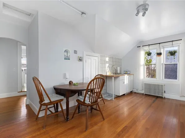 377 Hope St APT 3, Providence, RI 02906