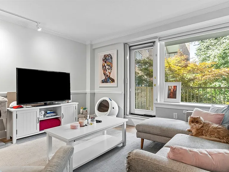 145 Pinckney St #323 — Photo 2