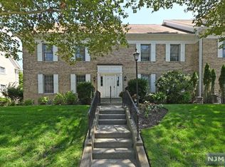 13B S Maple Ave, Park Ridge, NJ 07656