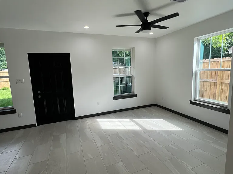 Living/Dining Area