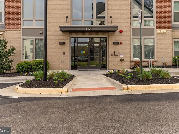 3rd image of 6101 Fairview Farm Dr Unit 204