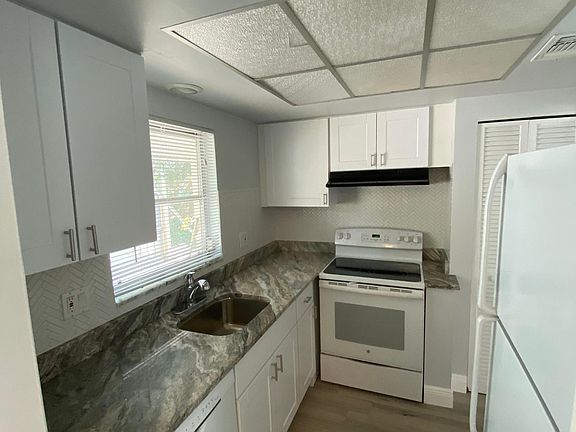 5th image of 469 Jewell Ct APT 1