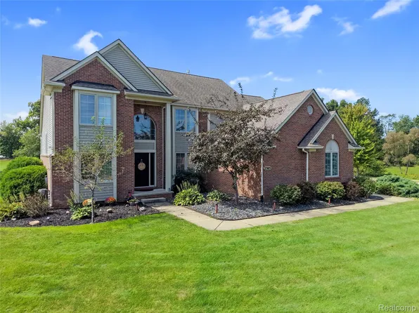2303 Arciero Ct, Howell, MI 48855
