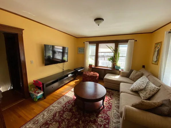 9 Nikisch Ave Floor 2, Roslindale, MA 02131