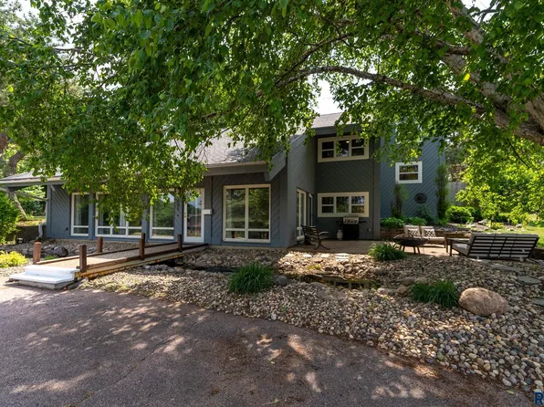 605 N Old Cabin Trl, Sioux Falls, SD 57110