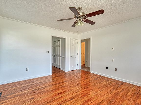 4th image of 5295 Pogue St