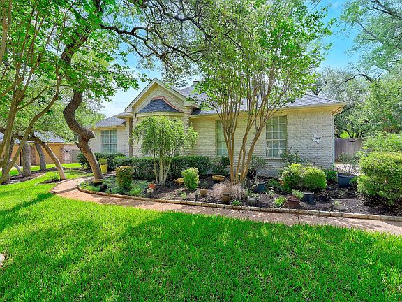 4th image of 301 Rim Rock Dr