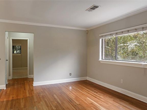 3rd image of 880 Glendale Ter NE APT 5