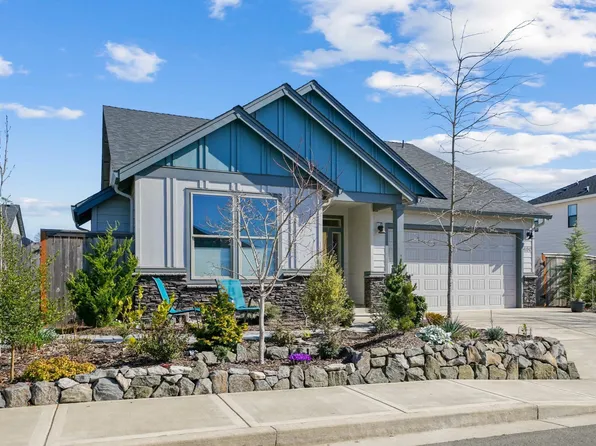 450 NW Cascade Mountain Dr, Dallas, OR 97338