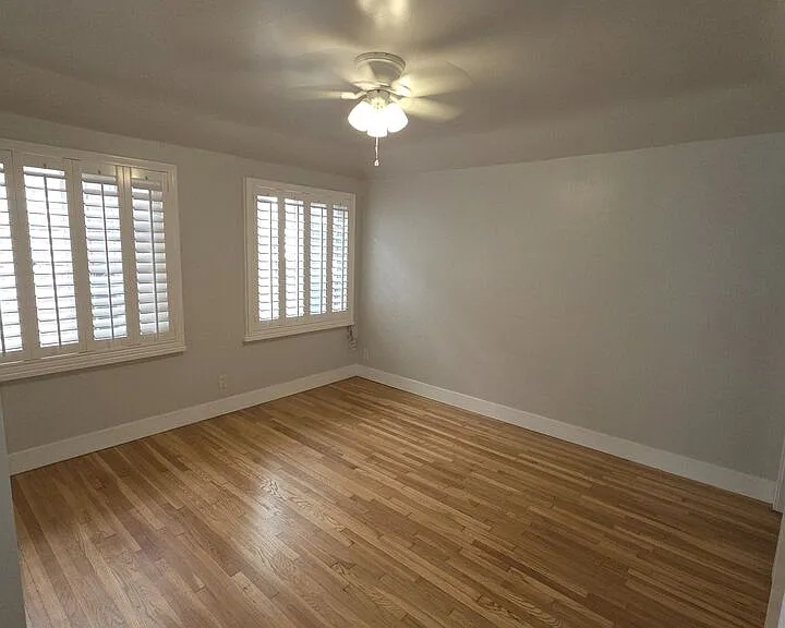 418 S Roxbury Dr — Photo 21