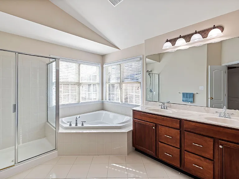 11726 Broadfield Ct — Photo 10