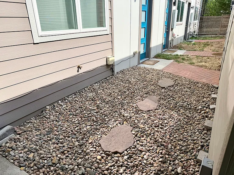 1361 Zenobia St — Photo 11