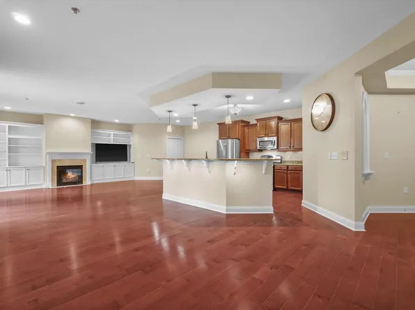 17490 Crest Hill DRIVE #10, Brookfield, WI 53045