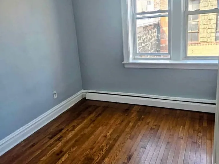 361 Fairview Ave #1R — Photo 5