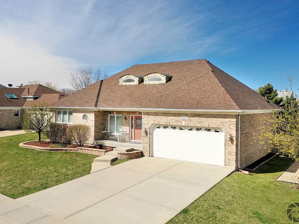 1st image of 1807 Brighton Ln